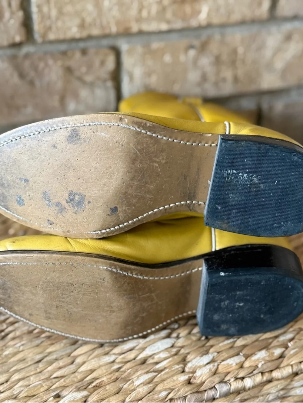 Laredo yellow Leather Cowboy Boots. Tan interior - Picture 8 of 8